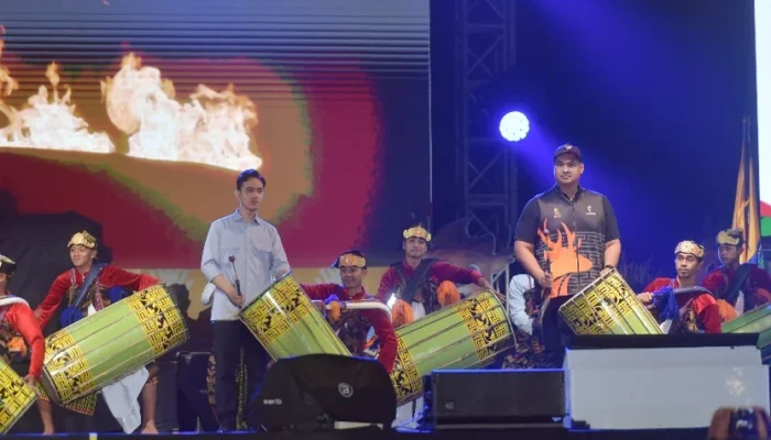 Wapres Gibran Tutup FORNAS VIII NTB 2025