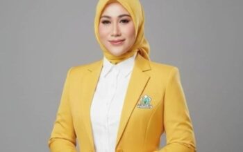 Rhika Purwaningsih Darwin Pimpin Golkar Muna Barat